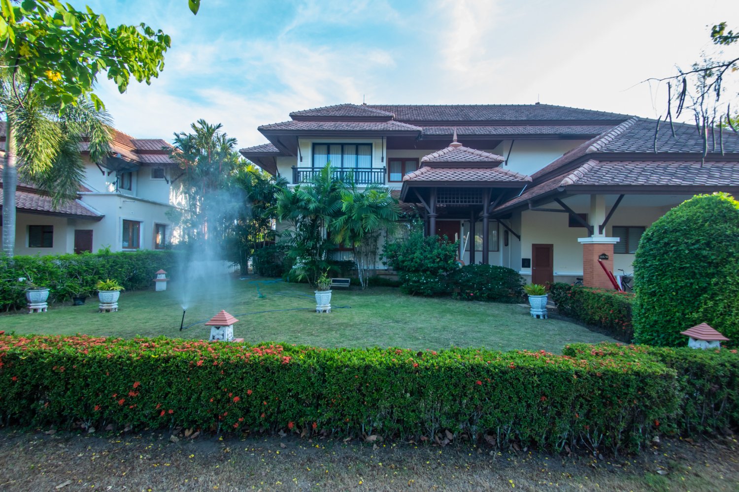 Property image - full photo 2