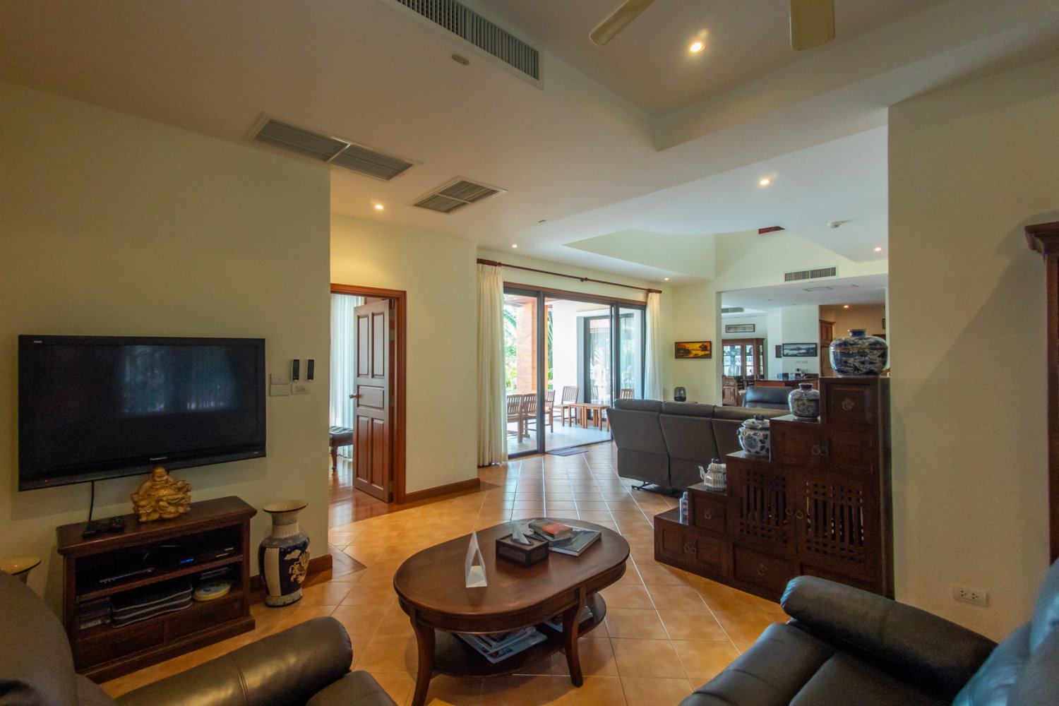 Property image - full photo 38