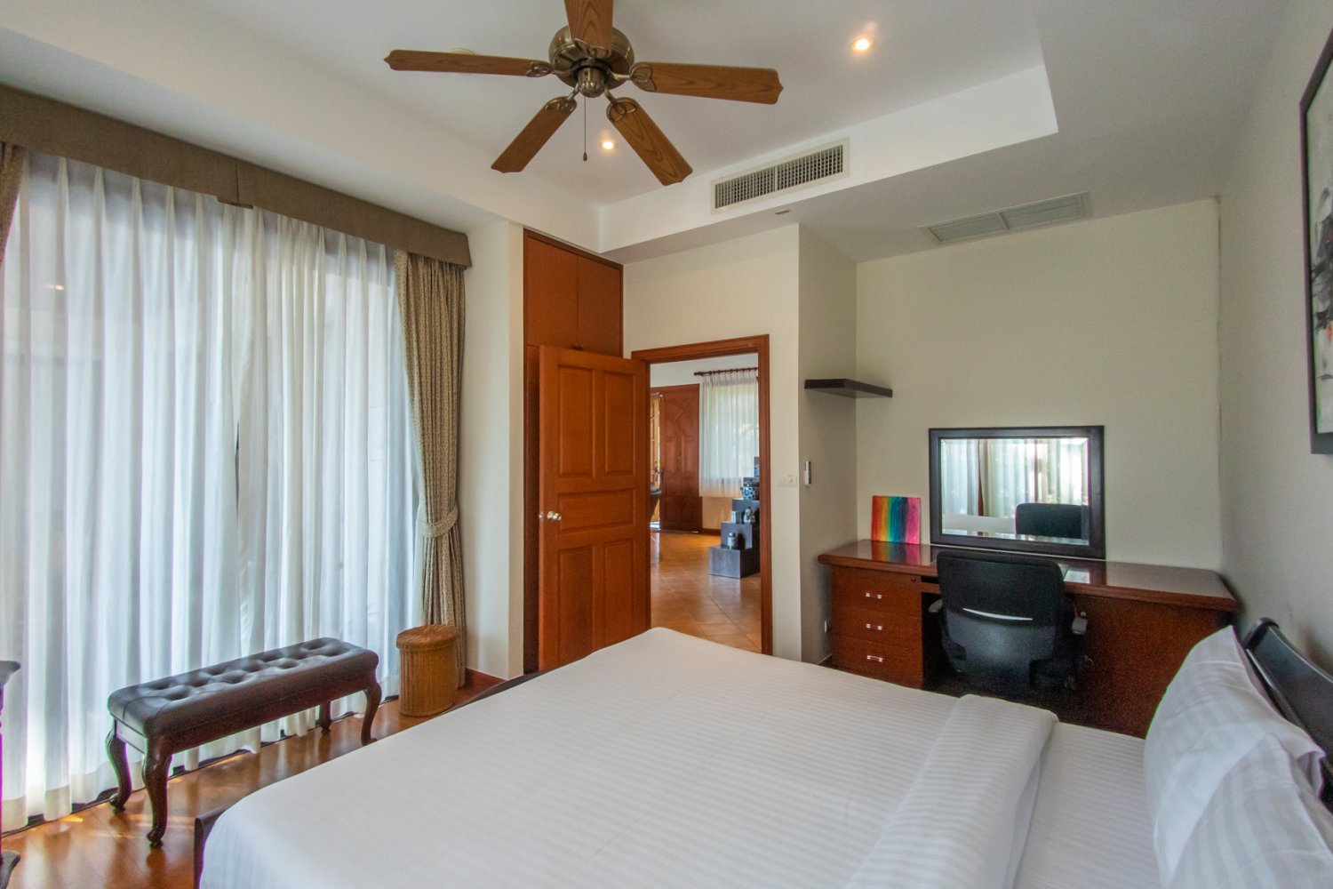 Property image - full photo 32