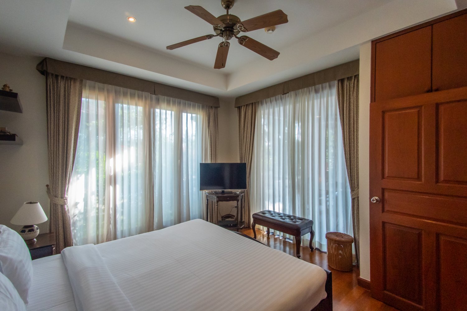Property image - full photo 28