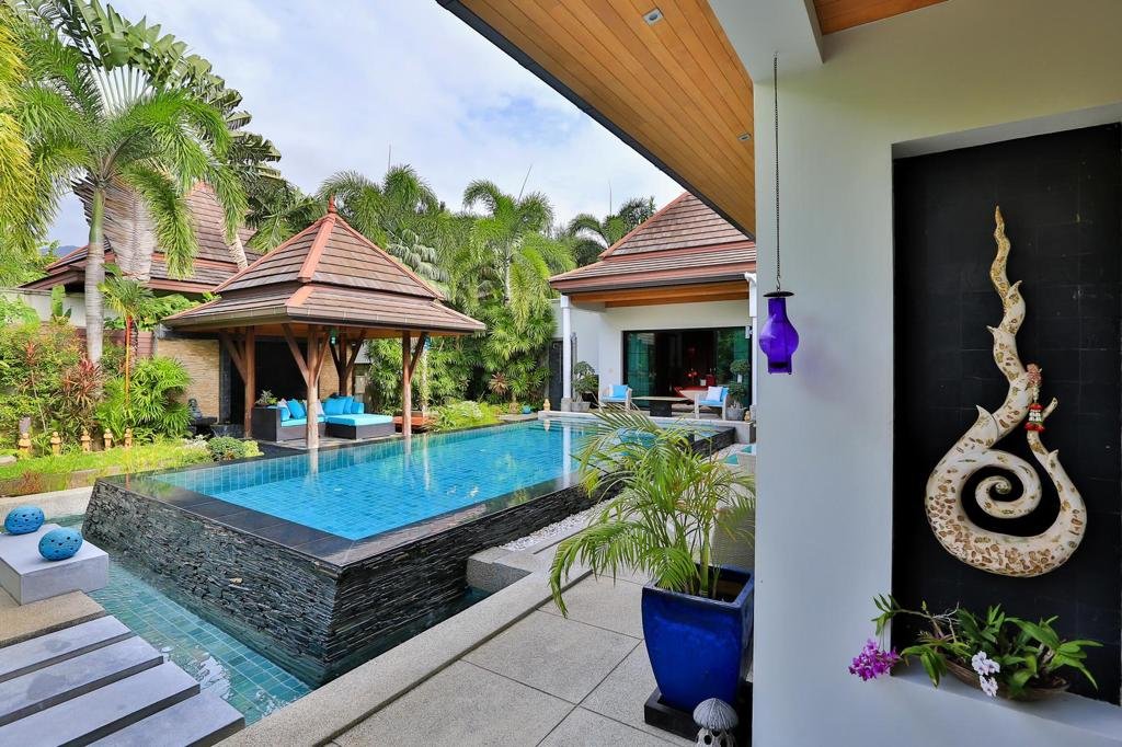 Property image - full photo 4