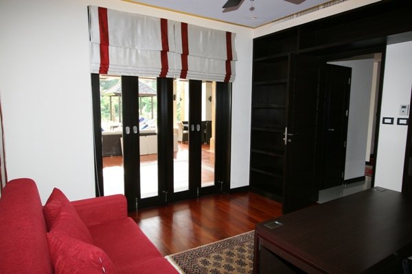 Property image - full photo 16