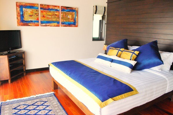 Property image - full photo 13