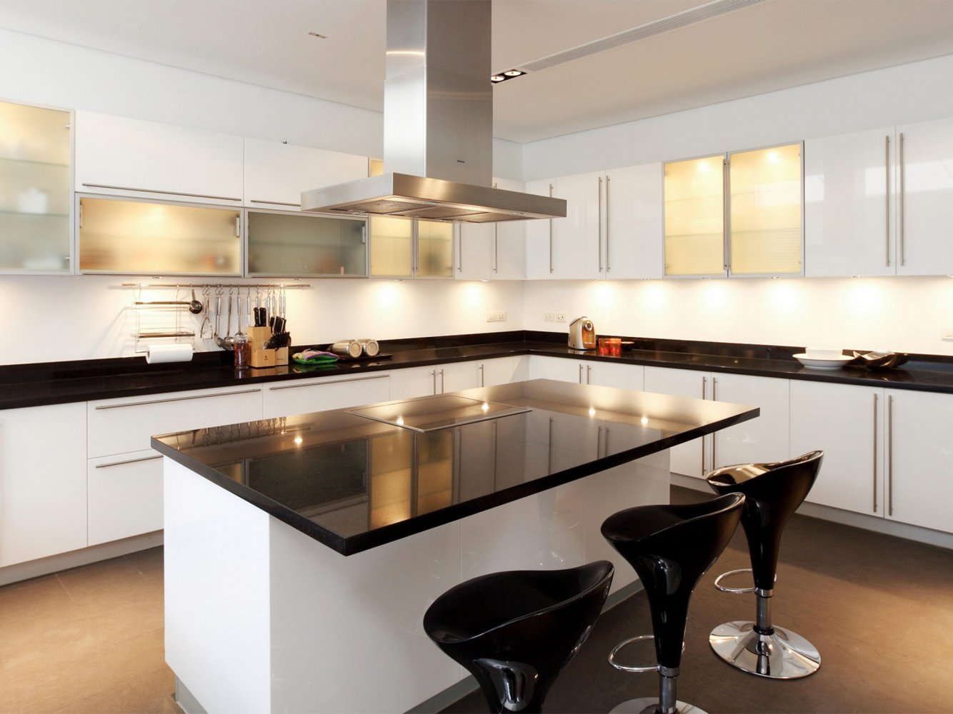 Property image - full photo 30