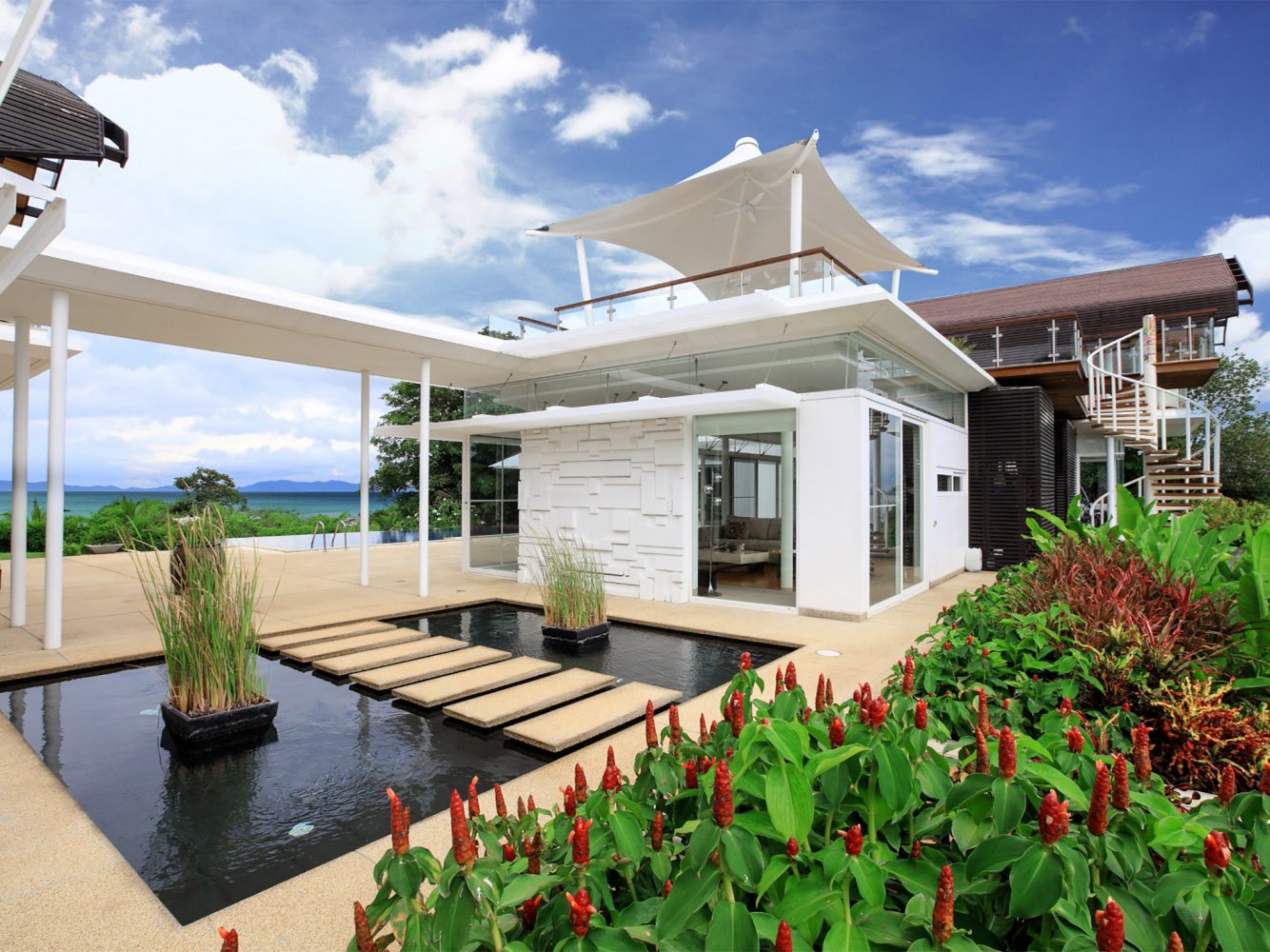 Property image - full photo 32