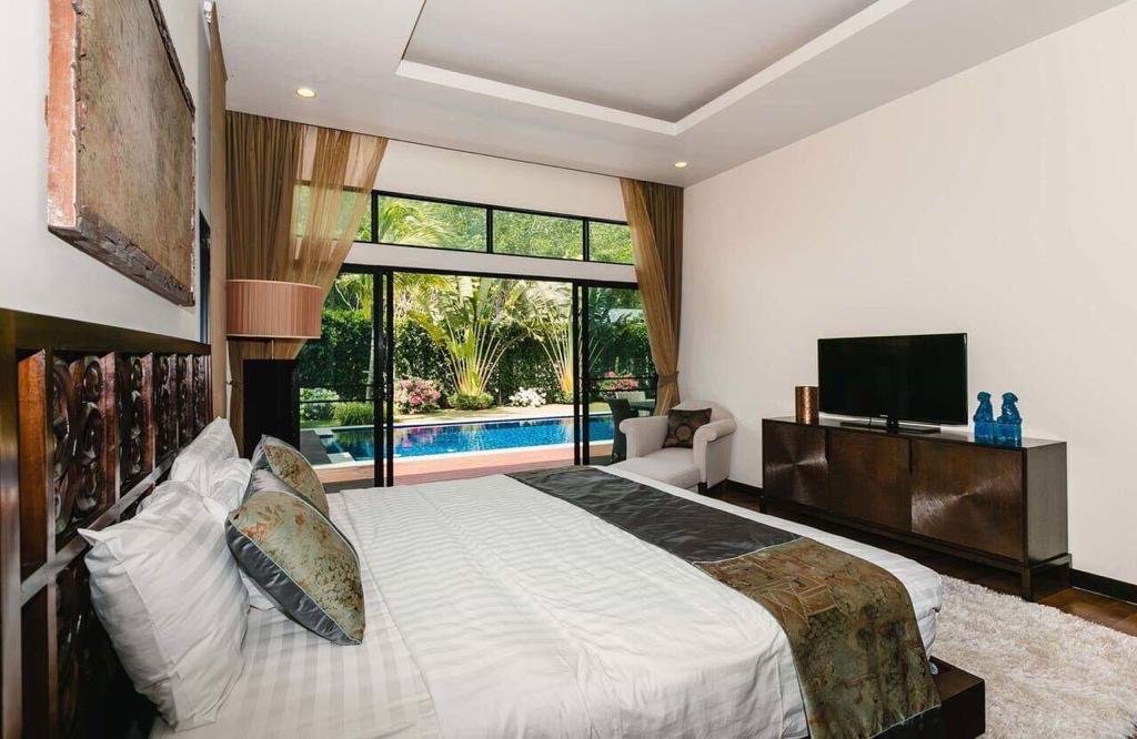 Property image - full photo 8
