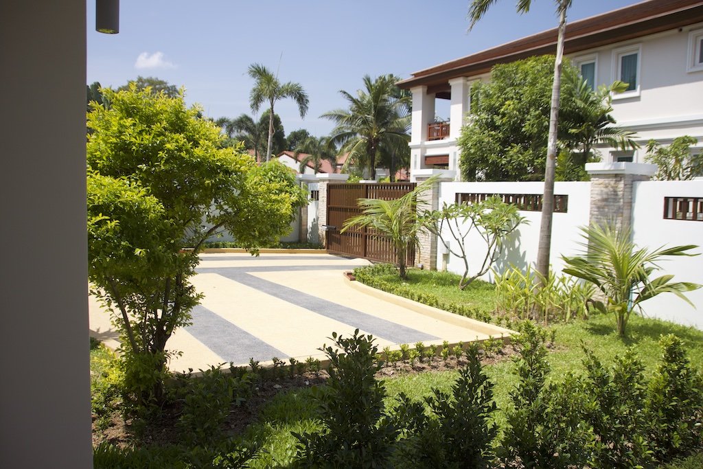 Property image - full photo 11