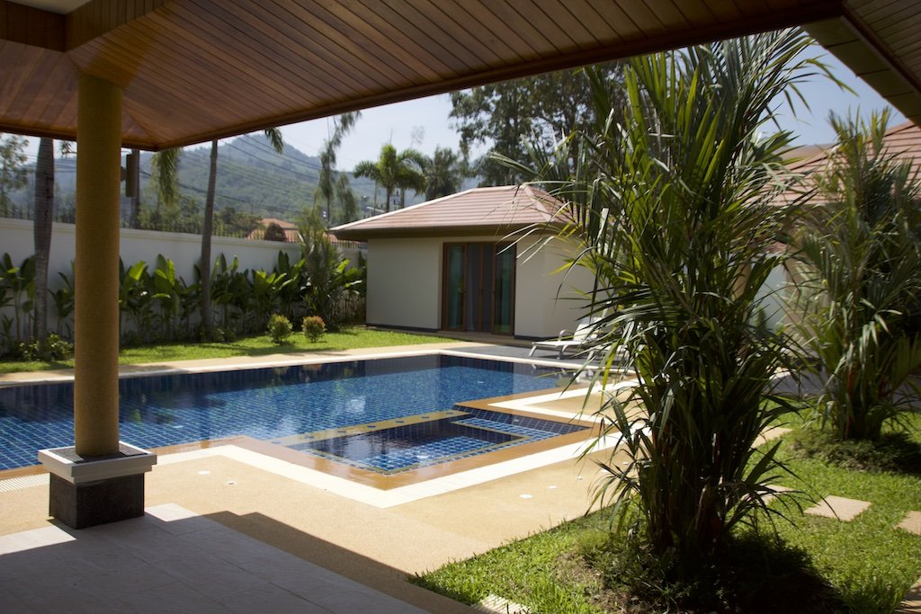 Property image - full photo 2