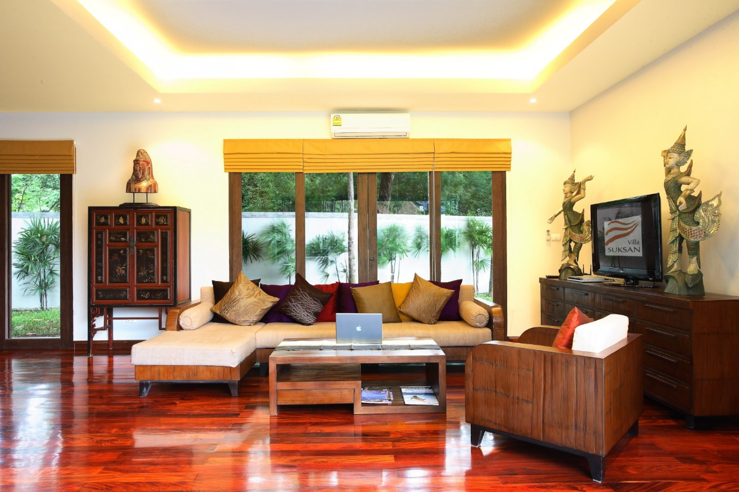 Property image - full photo 3