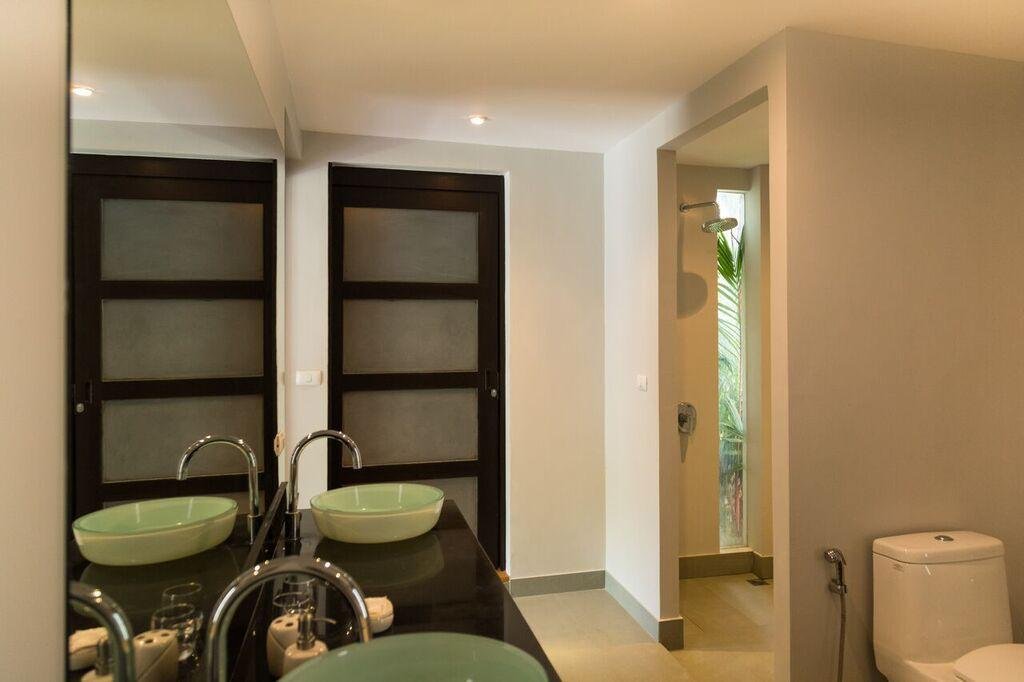 Property image - full photo 30
