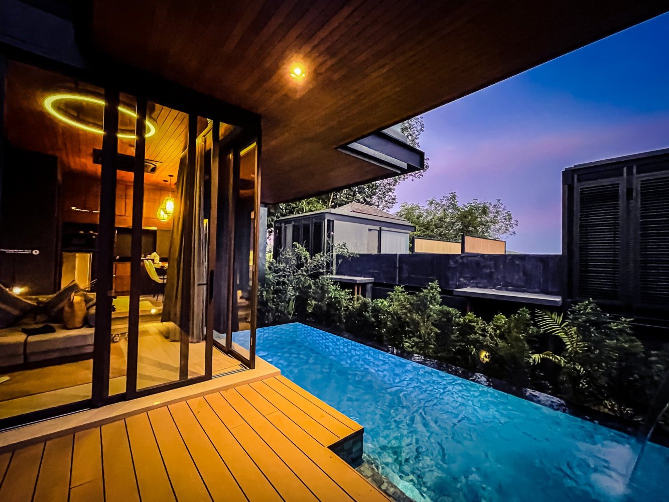 Property image - full photo 2