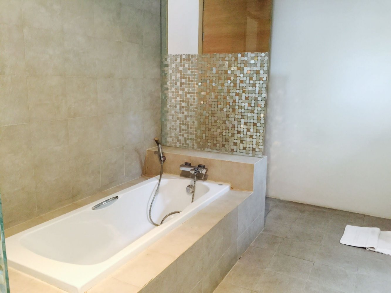 Property image - full photo 8