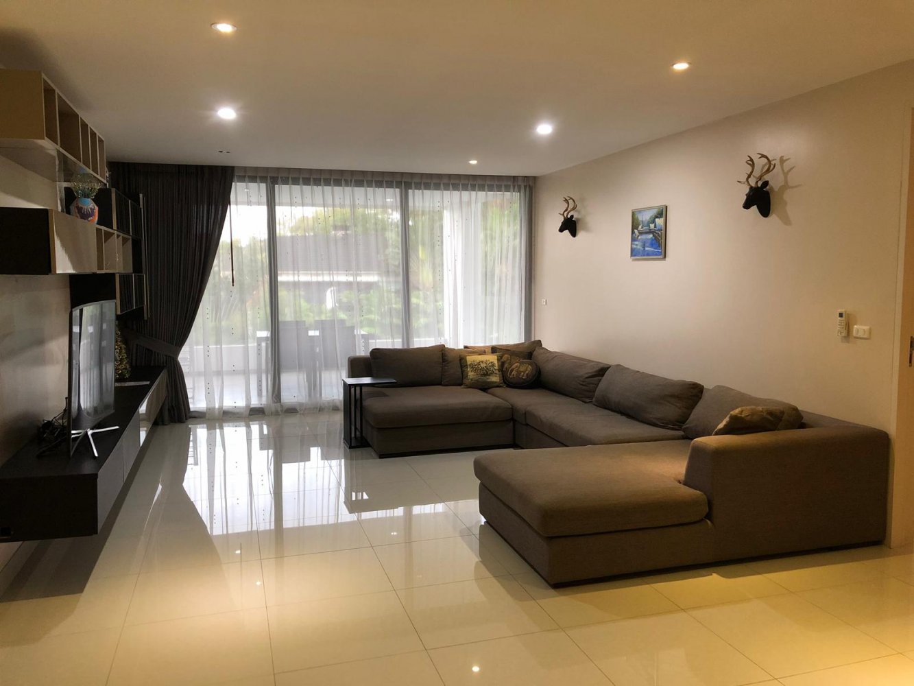 Property image - full photo 3