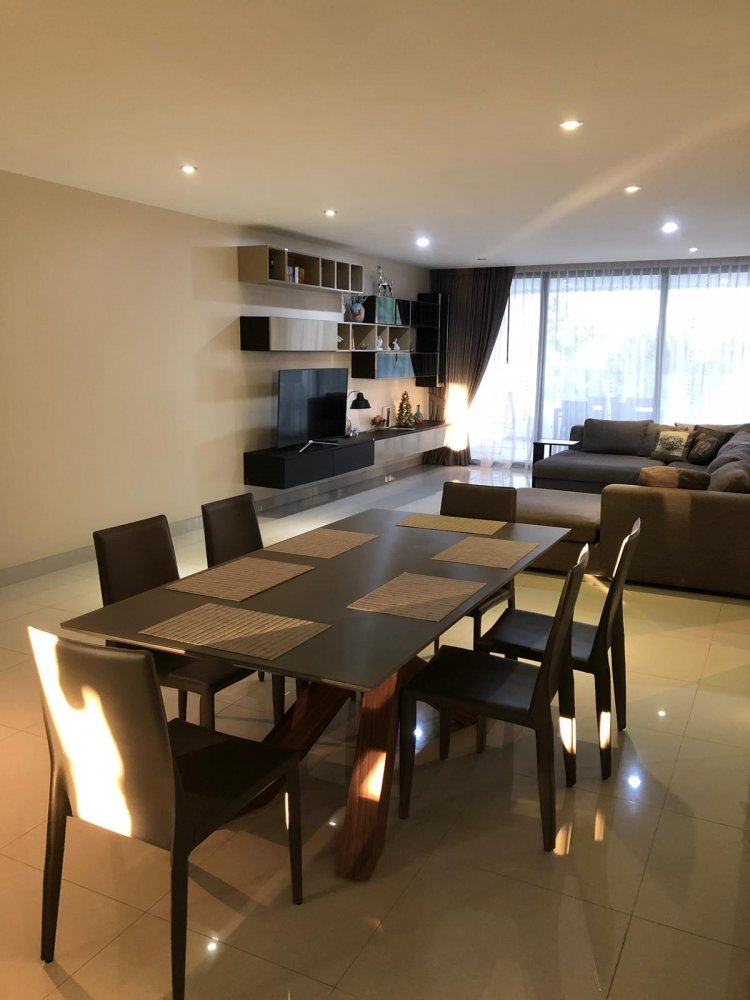 Property image - full photo 4