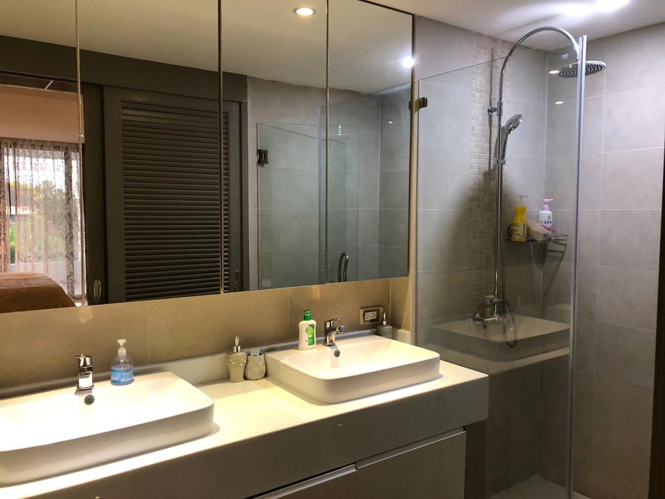 Property image - full photo 12