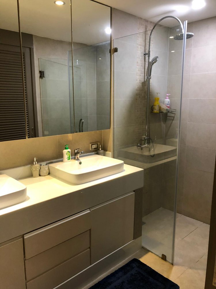 Property image - full photo 11