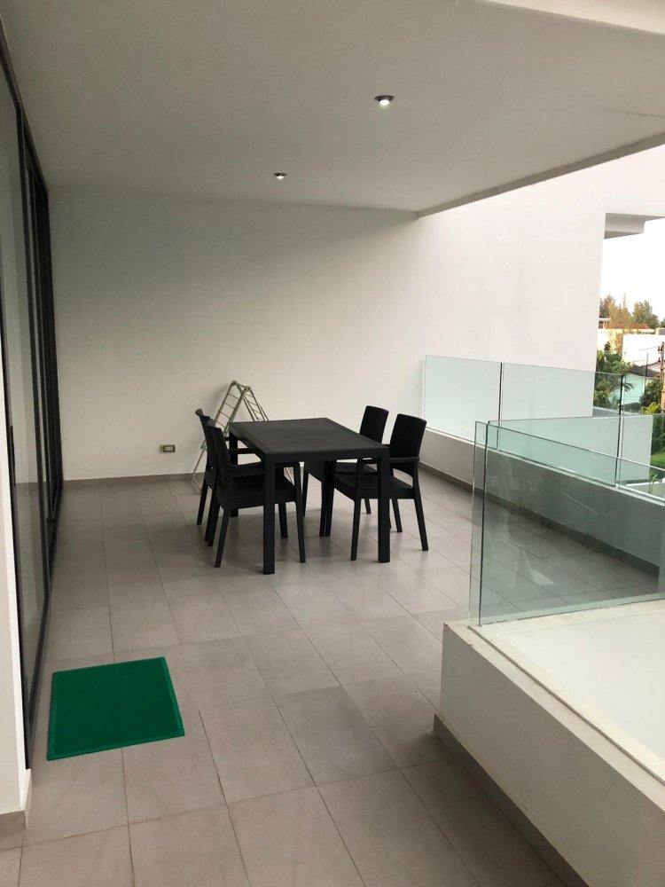 Property image - full photo 2