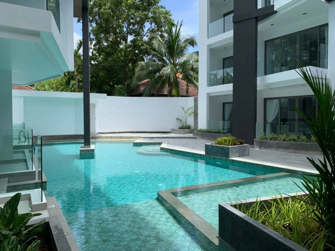 Property image - full photo 2