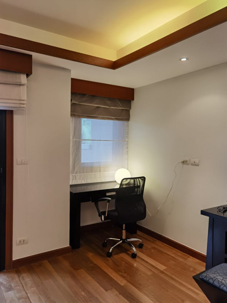 Property image - full photo 17