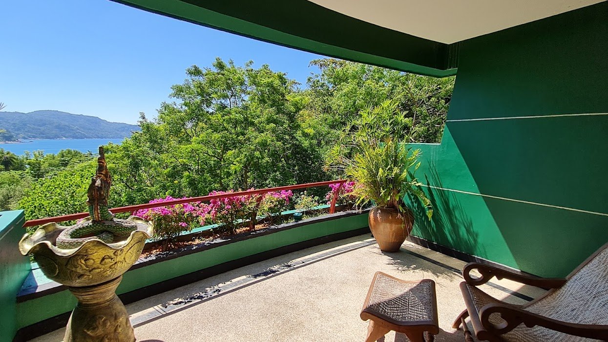 Property image - full photo 2