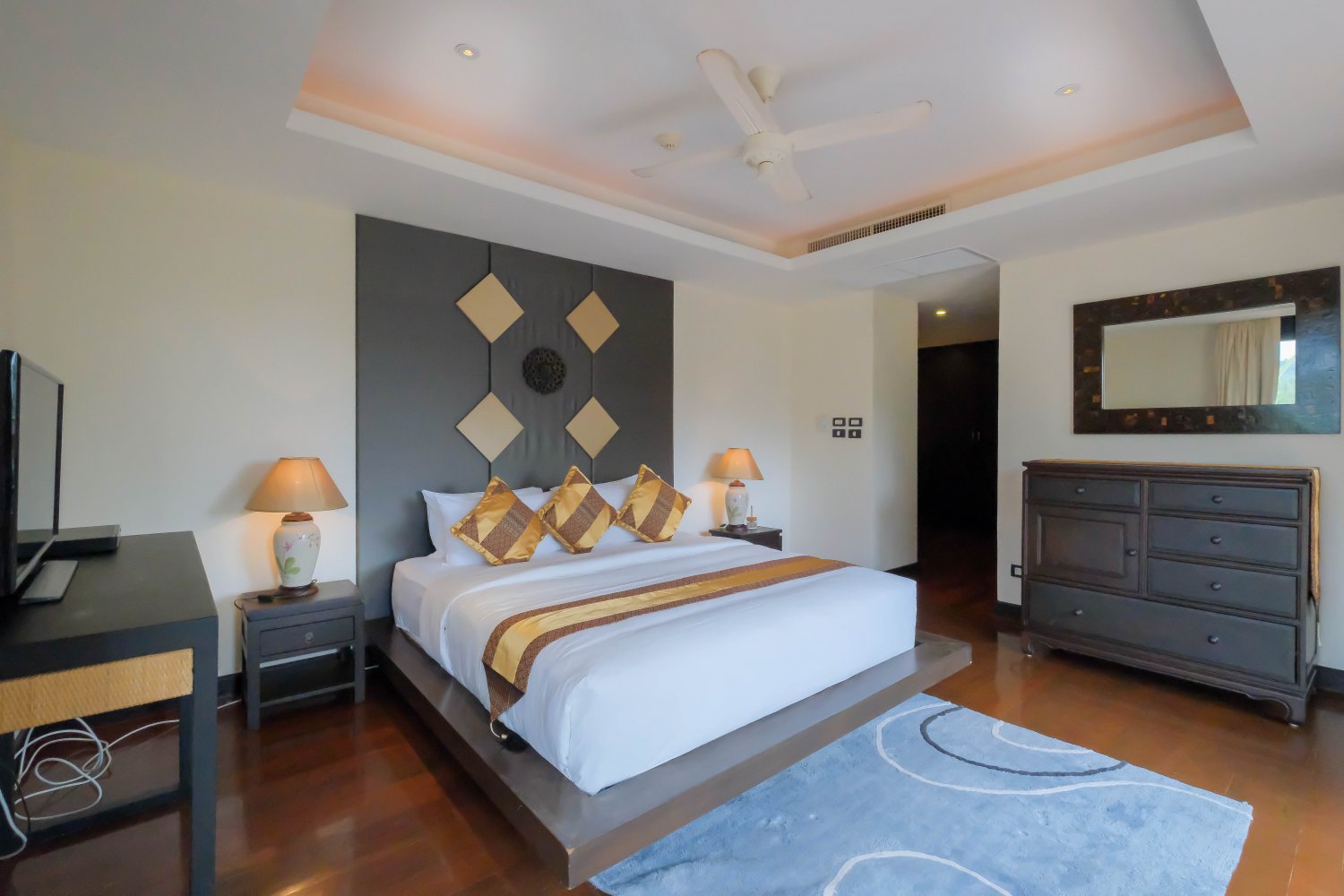 Property image - full photo 8