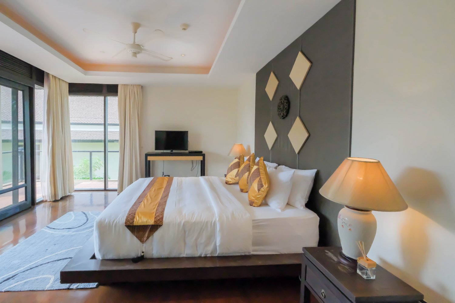 Property image - full photo 16