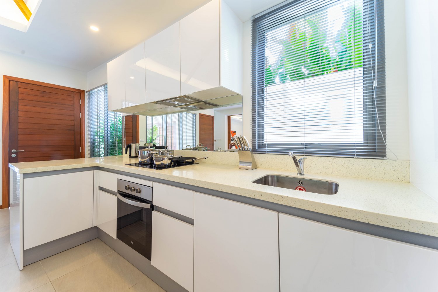 Property image - full photo 10