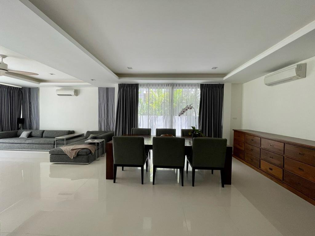 Property image - full photo 10