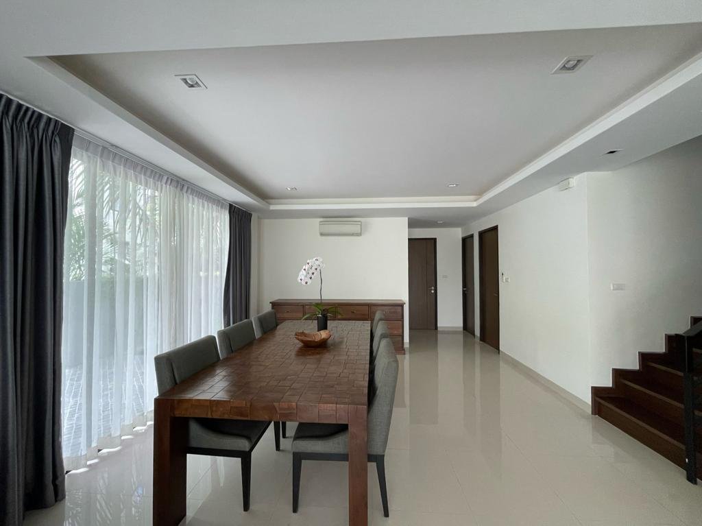 Property image - full photo 12