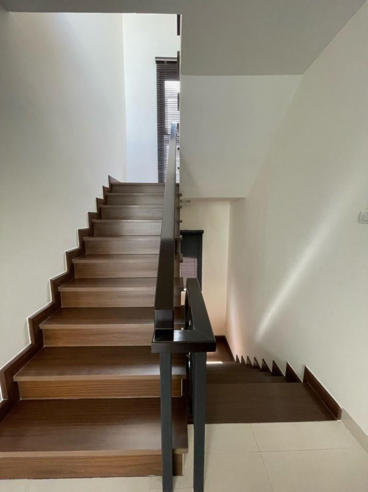 Property image - full photo 18