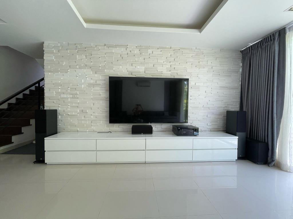 Property image - full photo 11