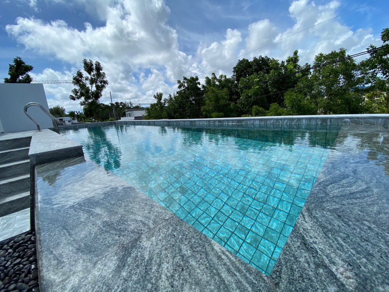 Property image - full photo 1