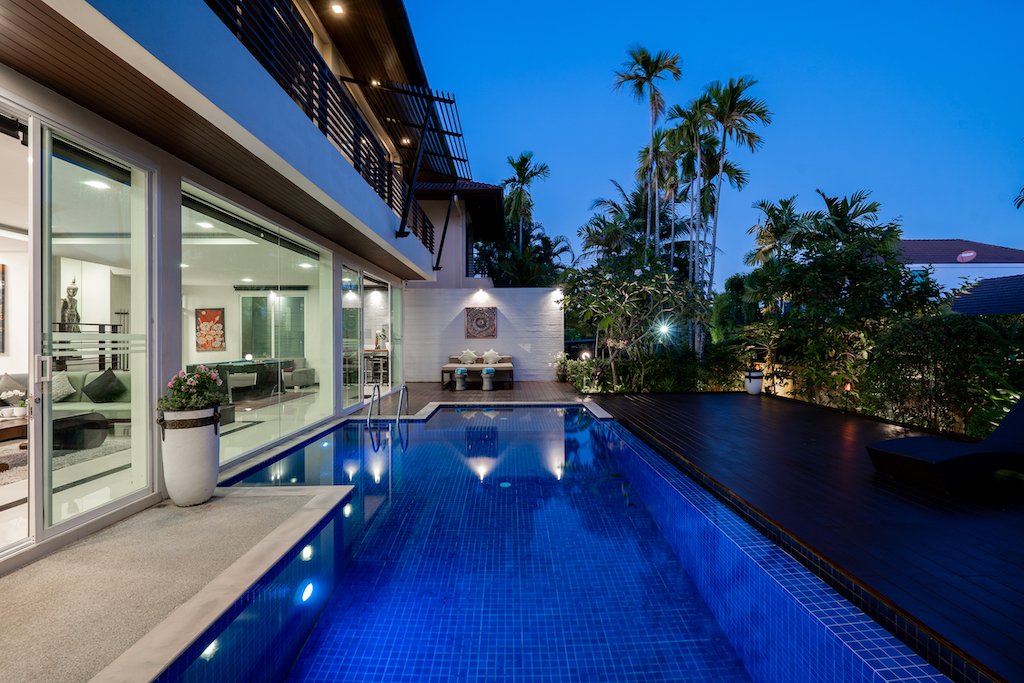 Property image - full photo 2