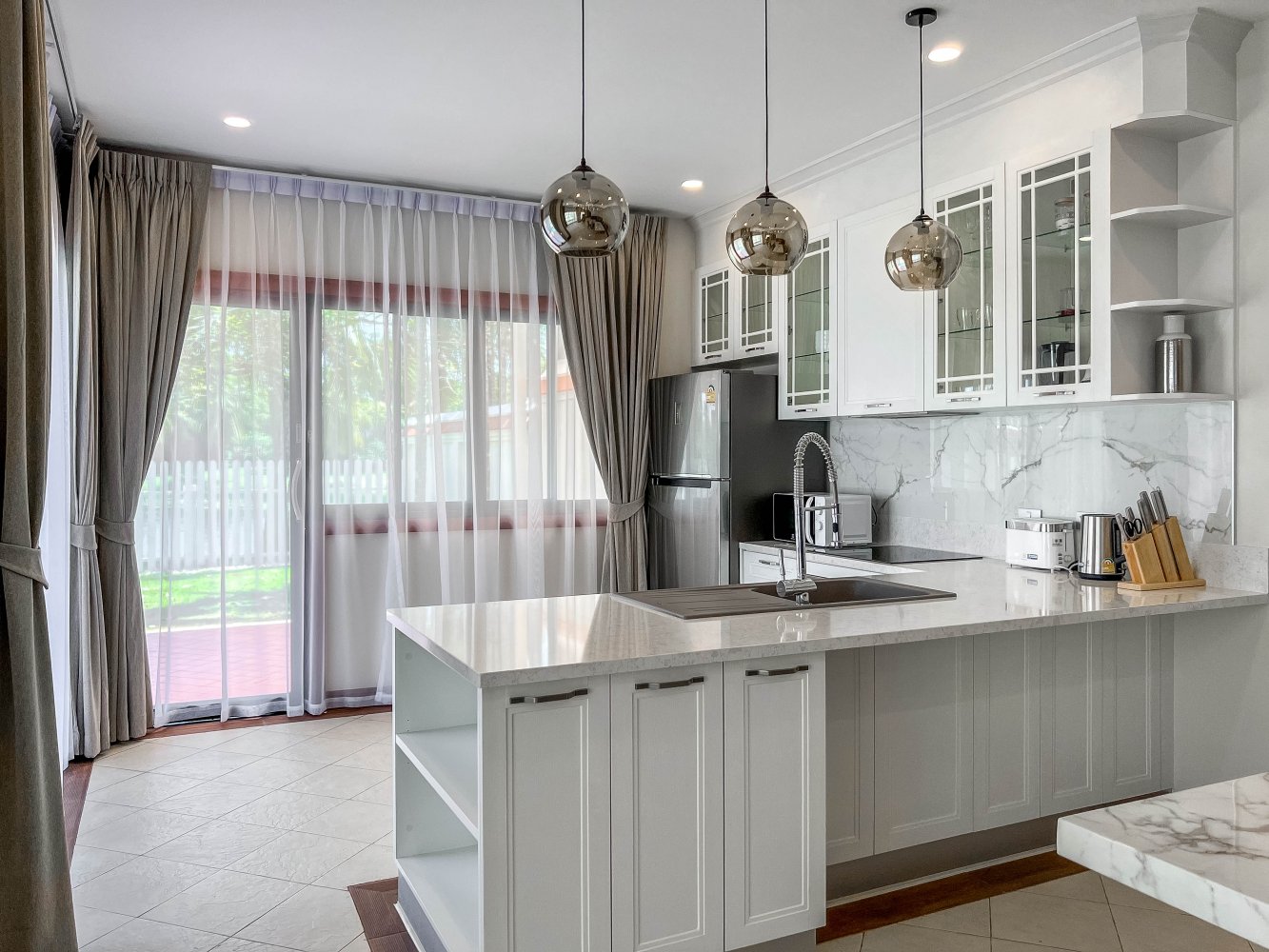 Property image - full photo 10