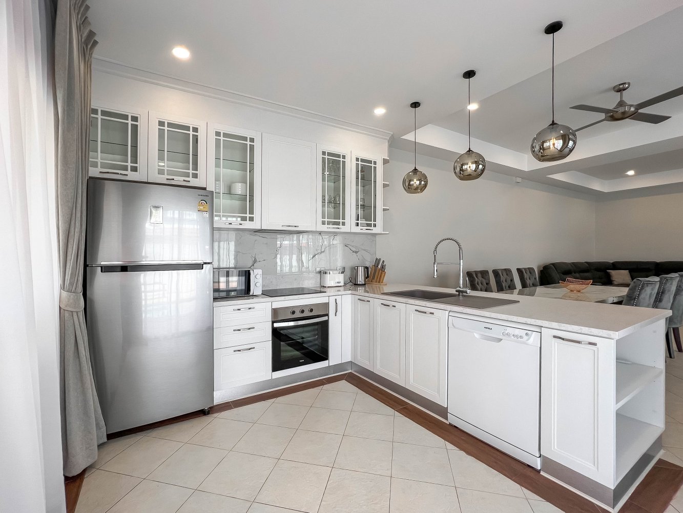 Property image - full photo 5