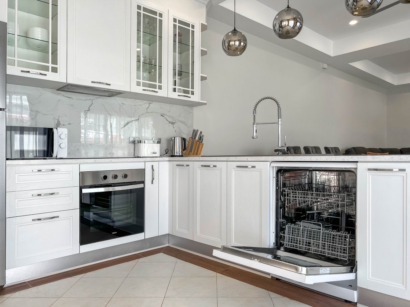 Property image - full photo 9
