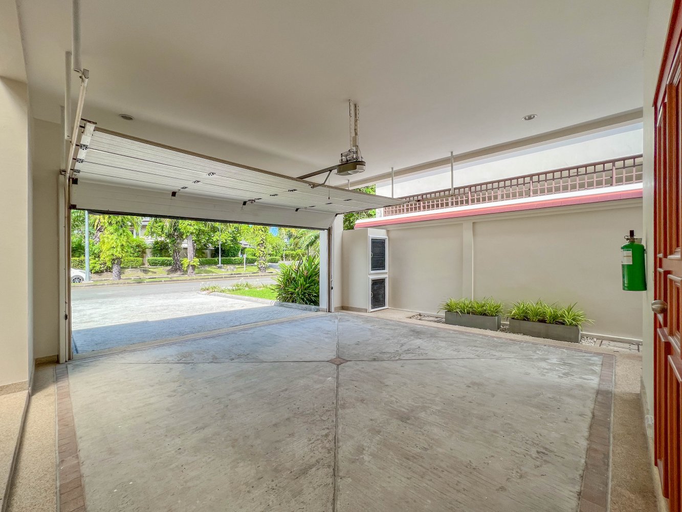 Property image - full photo 49