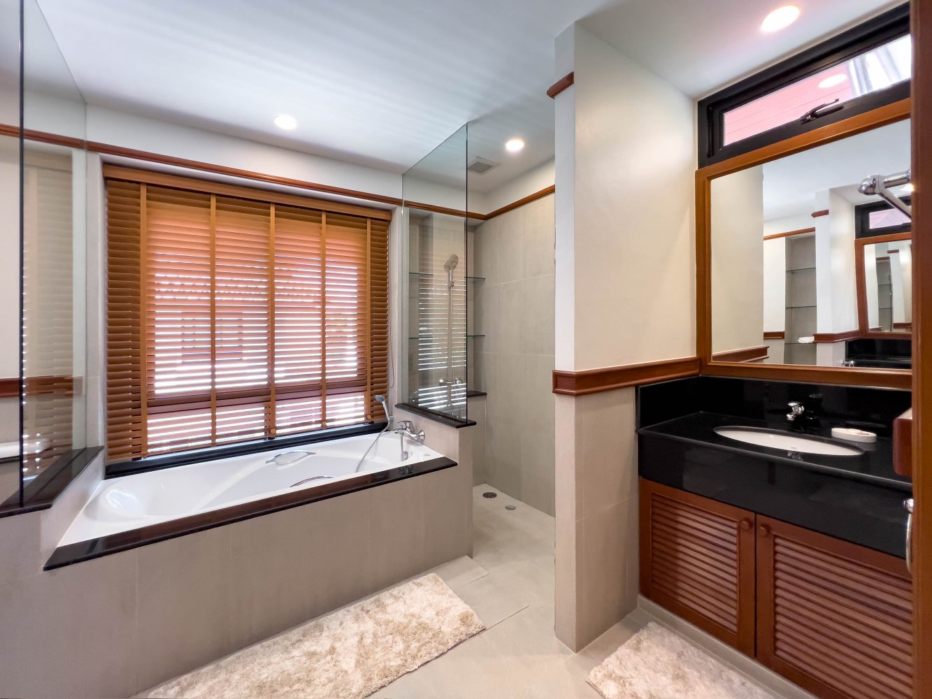 Property image - full photo 34