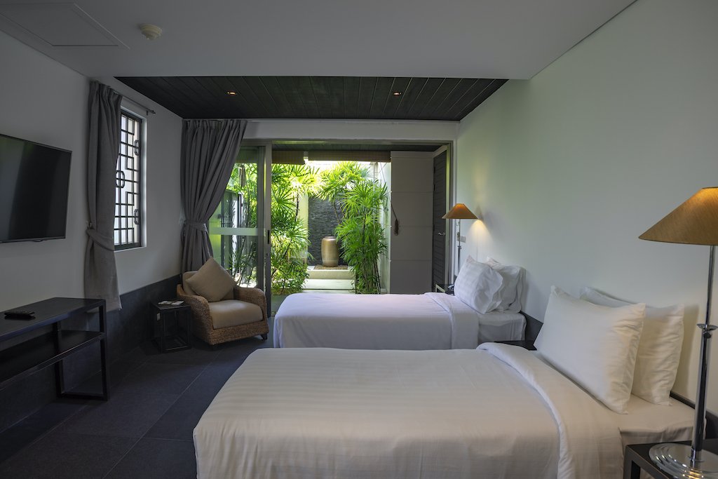 Property image - full photo 2