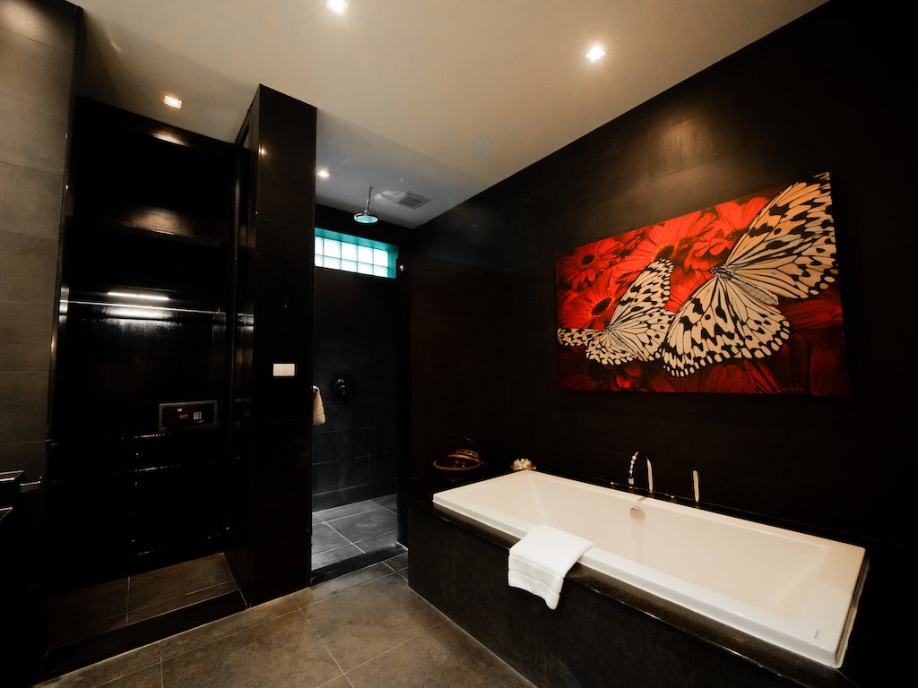 Property image - full photo 4