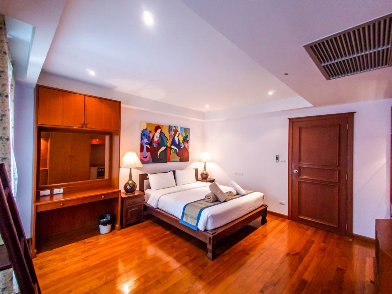 Property image - full photo 16