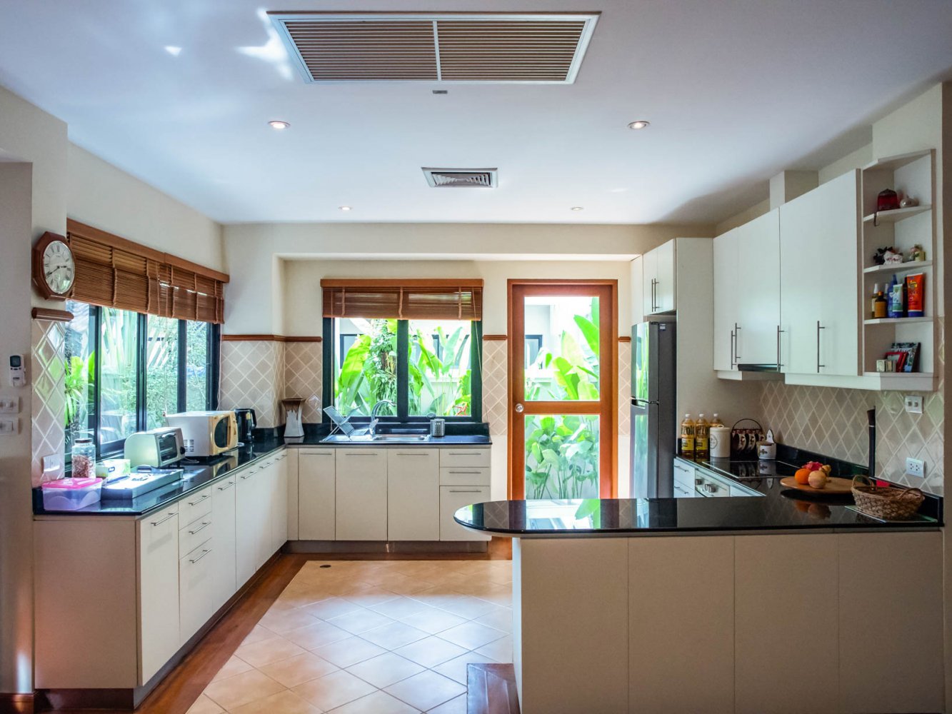 Property image - full photo 13