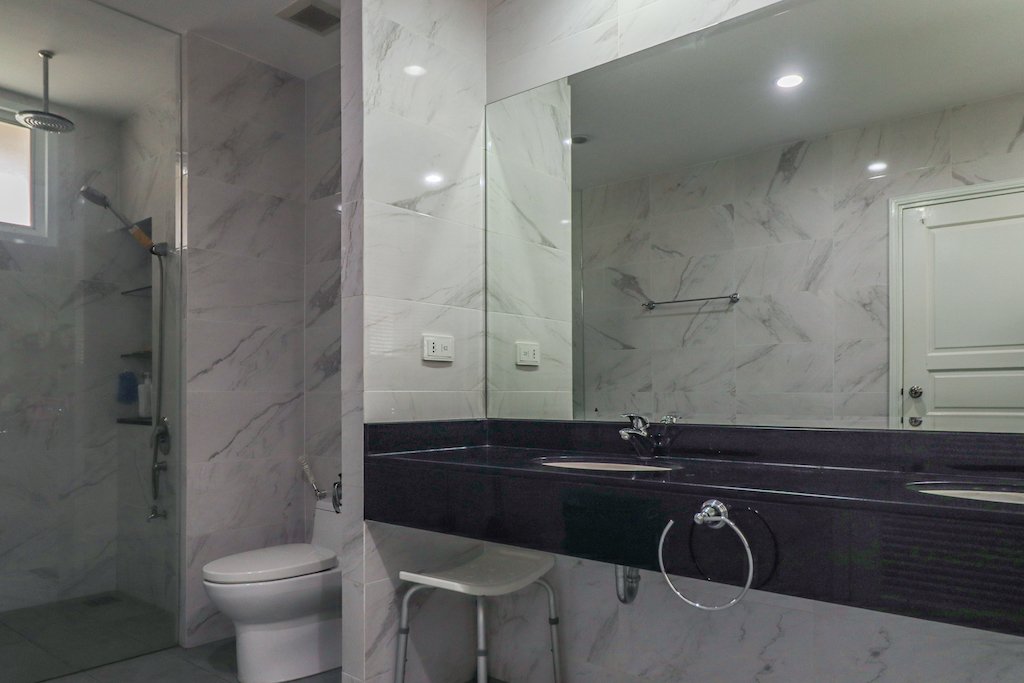 Property image - full photo 32