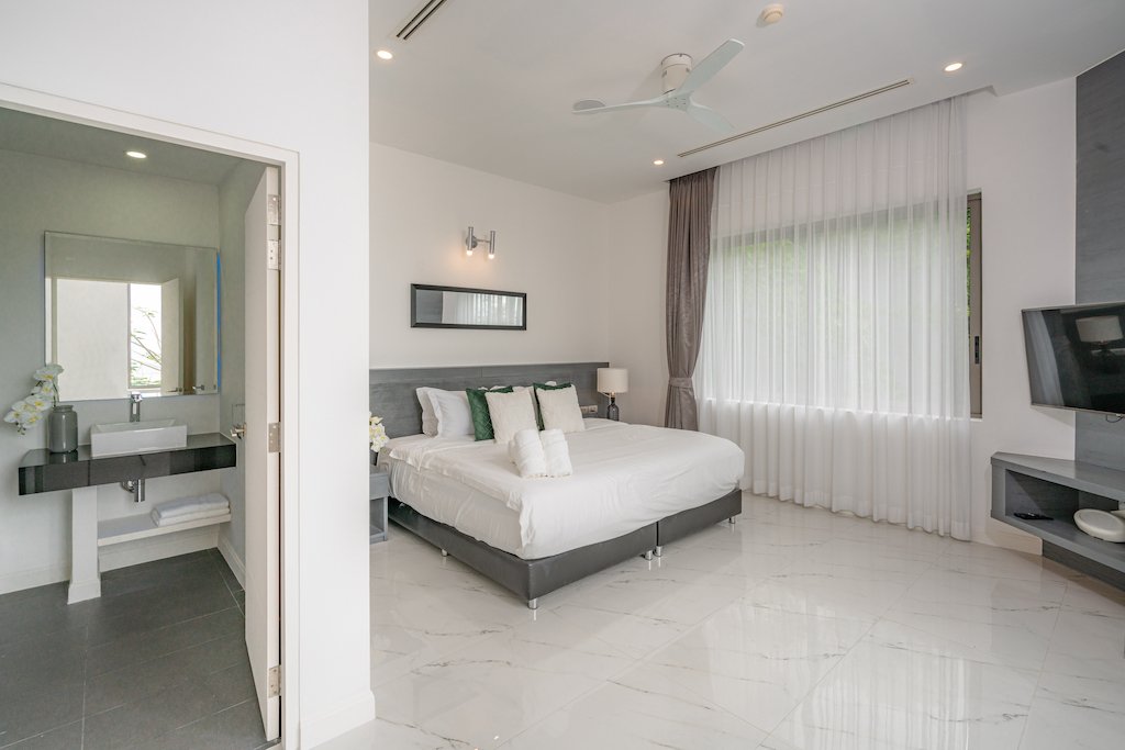 Property image - full photo 25