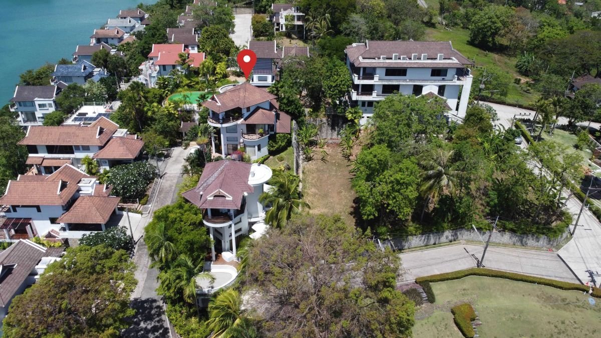 Property image - full photo 1