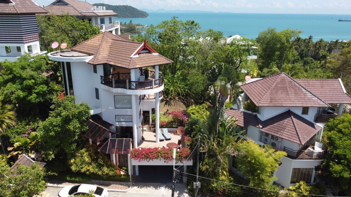 Property image - full photo 3
