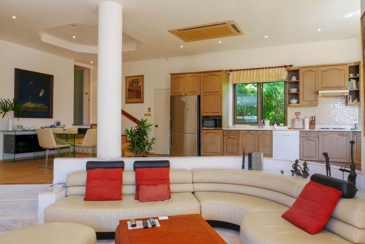 Property image - full photo 18