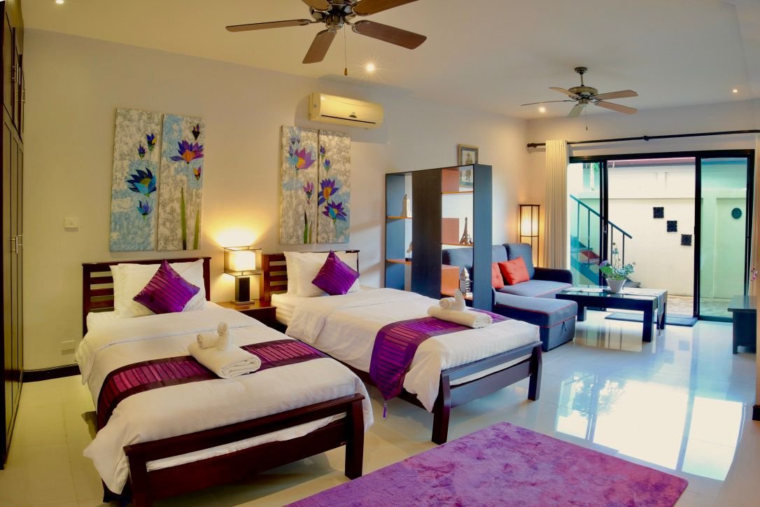 Property image - full photo 11