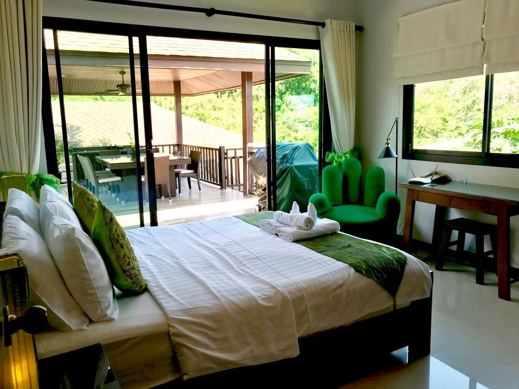 Property image - full photo 12
