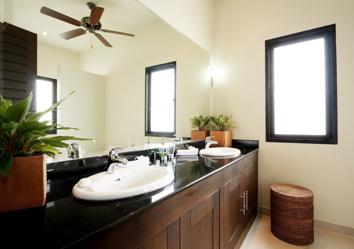 Property image - full photo 13